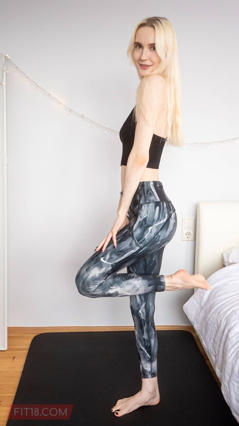 Shinaryen Returns To Show Off Her Skinny Creamy Body: Gallery #4