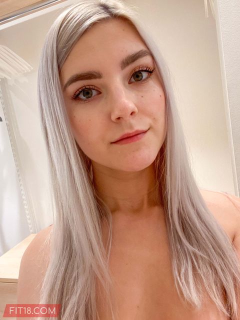 Eva Elfie Returns: Gallery #49