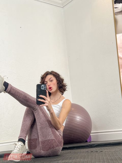 Skinny Amateur Body Builder With Lots Of Abs Gets Creampie: Gallery #43