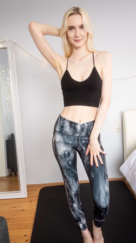 Shinaryen Returns To Show Off Her Skinny Creamy Body: Gallery #2