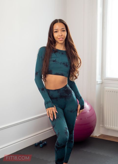 Tall Exotic Fashion Model Didn't Pay Her Gym Fees: Gallery #2