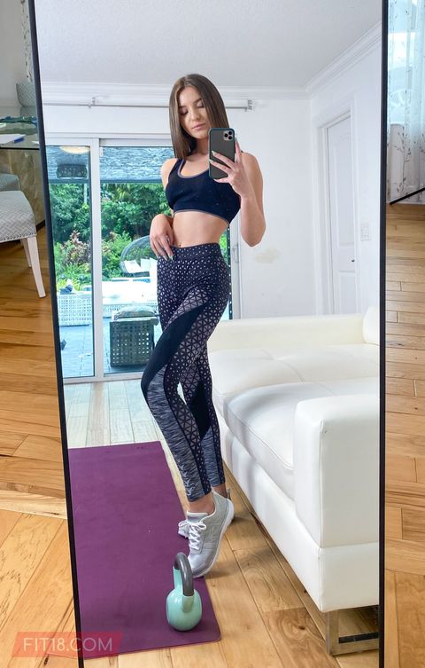 Sissy Moore Initial Fitness Casting: Gallery #40