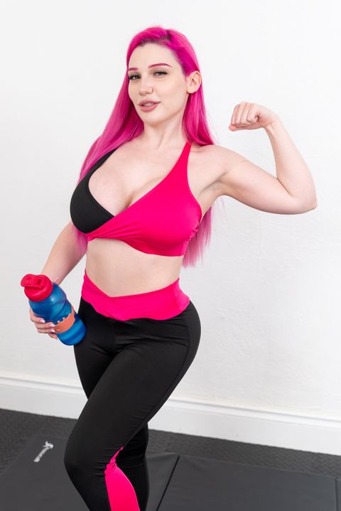 Wild Hair Big Breasts And A Lot Of Fun At The Gym: Gallery #3